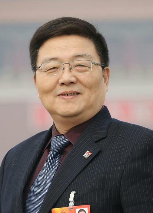 全国人大代表肖伟：建议加快中药防治沉大病毒习染性疾病创新药物研发