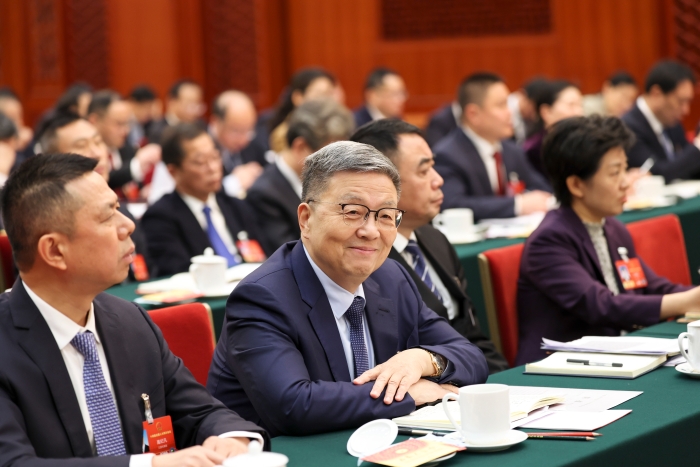 肖伟代表：“工业智能大模型”为中药插上AI同党